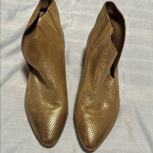 Antelope Gold Ankle Boots with Textured Design